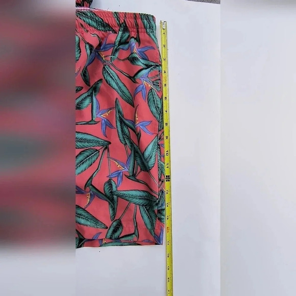 Charleston Threads Men's Tropical Salmon Colored Birds of Paradise Swim Trunks L - Picture 5 of 6